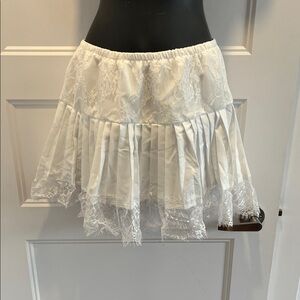 Elegant White Lace Skirt